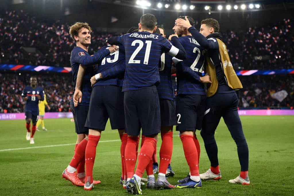 Kylian Mbappé se luce con cuatro goles en la goleada 8-0 de Francia sobre Kazajistán.