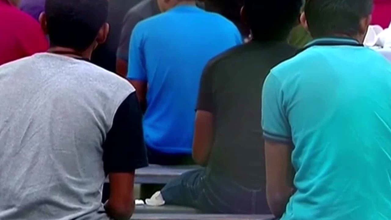 Gobierno acelera procesos de deportación para miles de niños migrantes bajo custodia federal