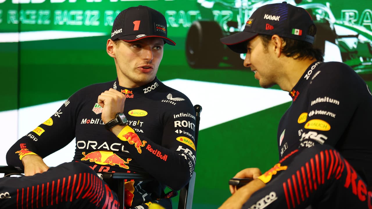 Verstappen se muestra inconforme con triunfo de Checo: "Debería haber ganado"