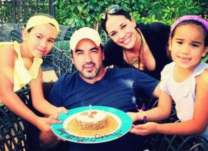 Han formado una familia excepcional llena de sonrisas y felicidad.