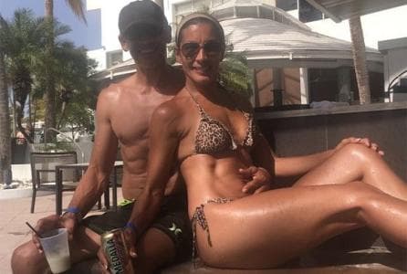 Su historia empezó 20 años atrás cuando él se enamoró perdidamente de su princesa en "La Fiesta de San Juan".