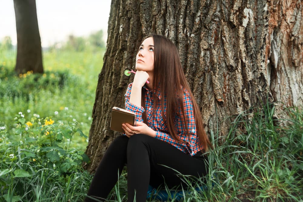 Tu rutina diaria se verá tocada de forma positiva en el amor y lo imprevisto e insólito será el rasgo fundamental de este día. Tu vida sentimental está experimentando un fuerte impacto emocional que cambiará tu horizonte.
