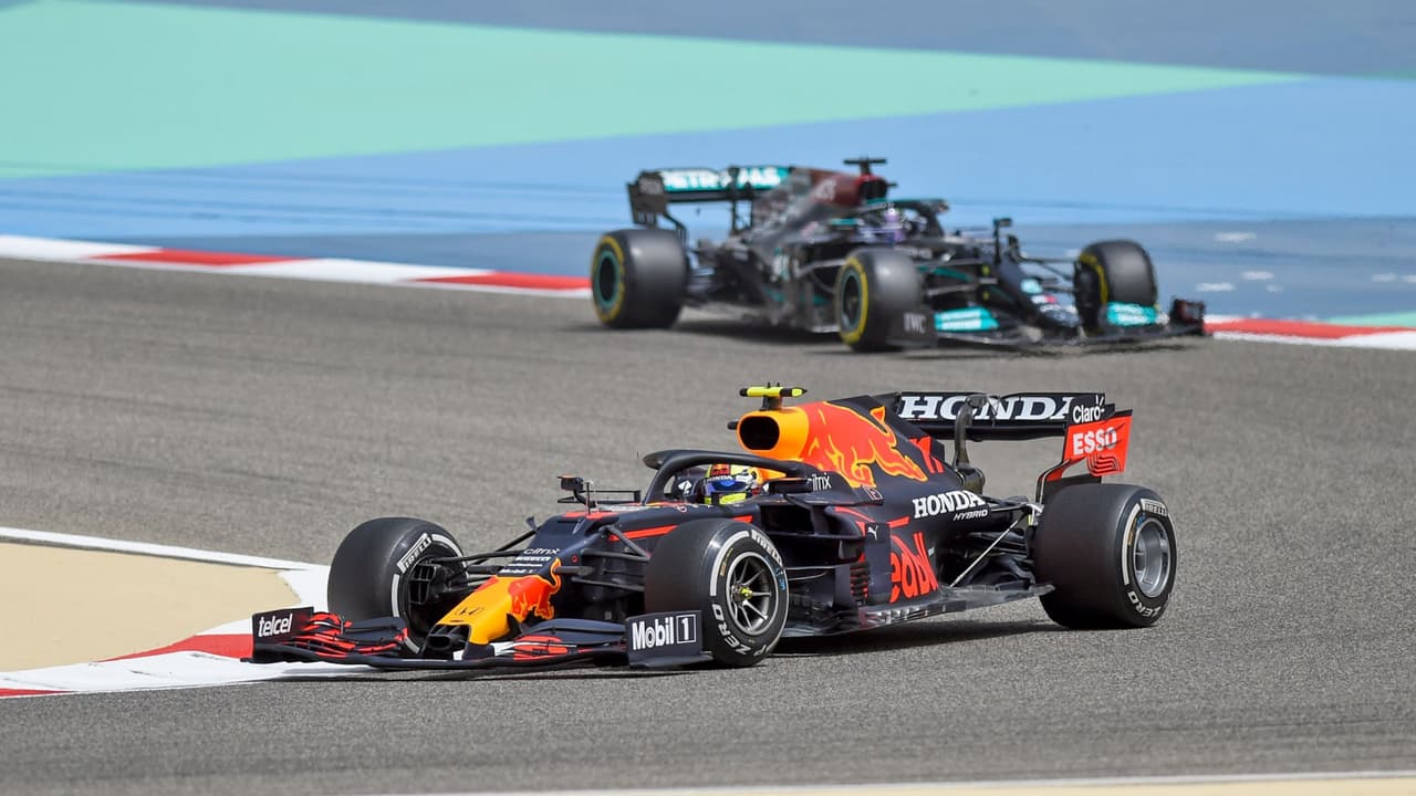 Mercedes admite que Red Bull lo supera con Verstappen y Checo