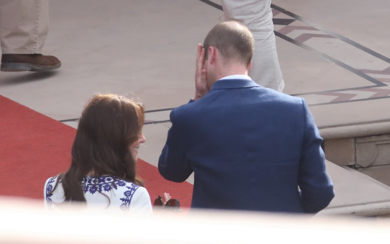 William tomó un minuto para componerse.