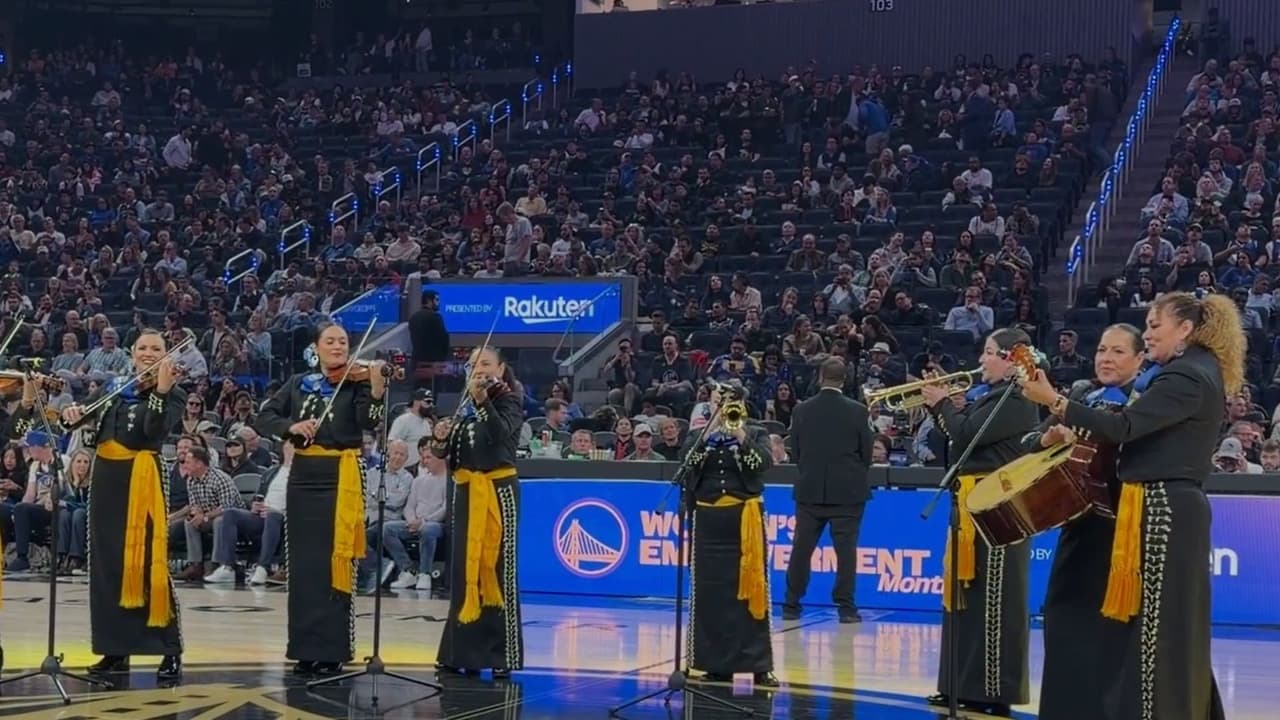 Golden State Warriors celebra la herencia latina con un juego en contra de los Brooklyn Nets