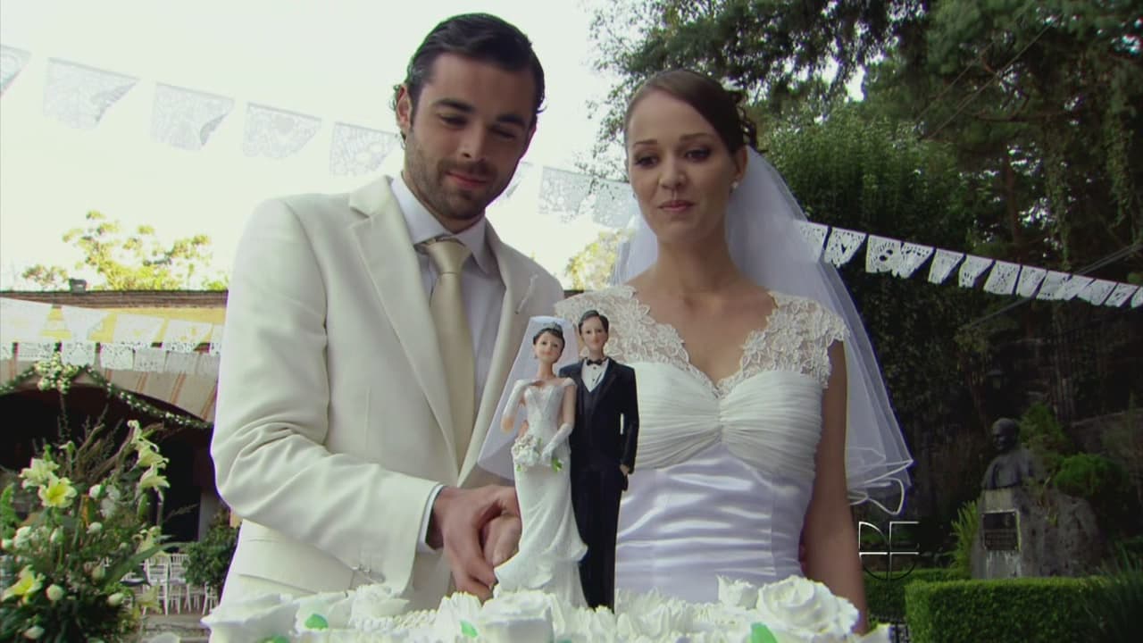 Para su primera boda, MaryPaz lució un modelo de vestido muy tradicional y romántico.