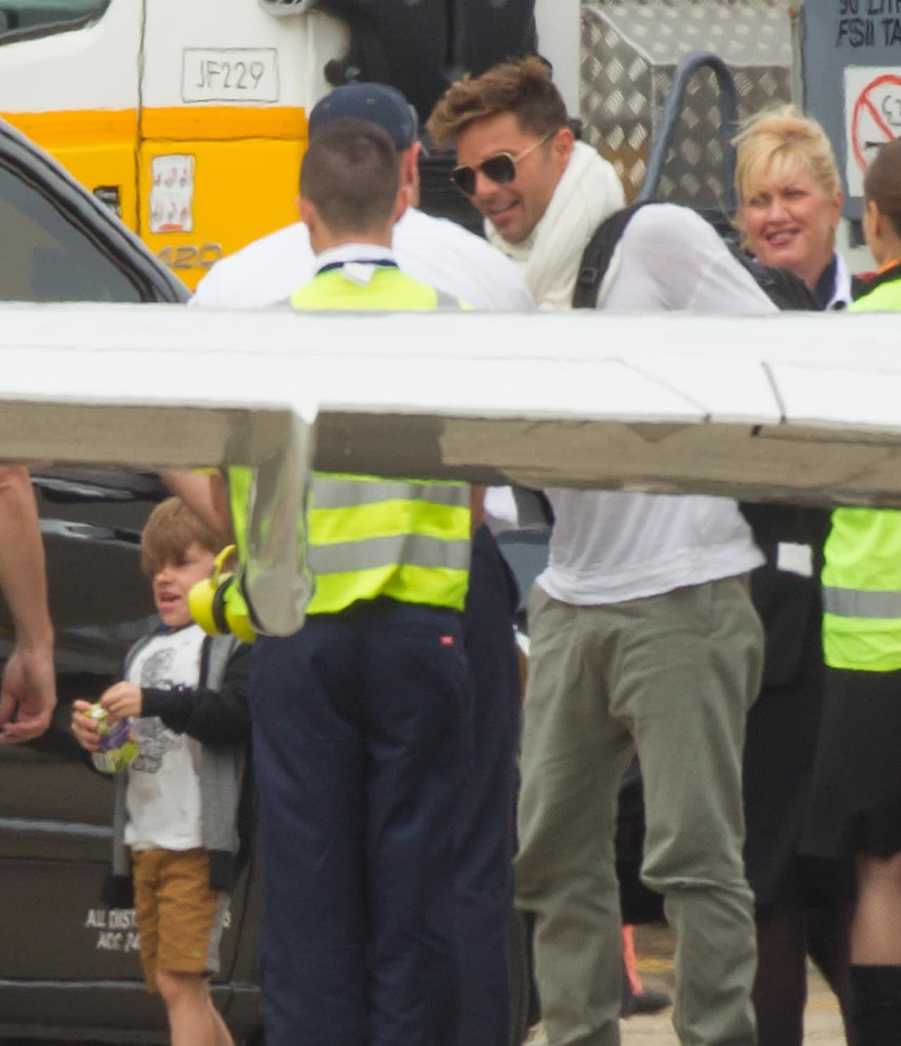 "Cuando tienes que trabajar, tienes que trabajar, y cuando es momento de ser un crío, tienes que serlo", dijo el cantante.