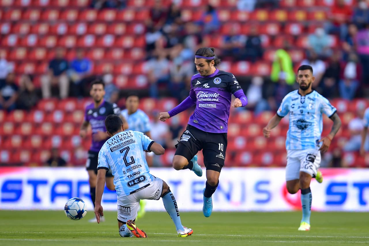 Los Gallos salen b ravos frente a Mazatlán y aseguran los puntos tras vencer 2-0 a los cañoneros.