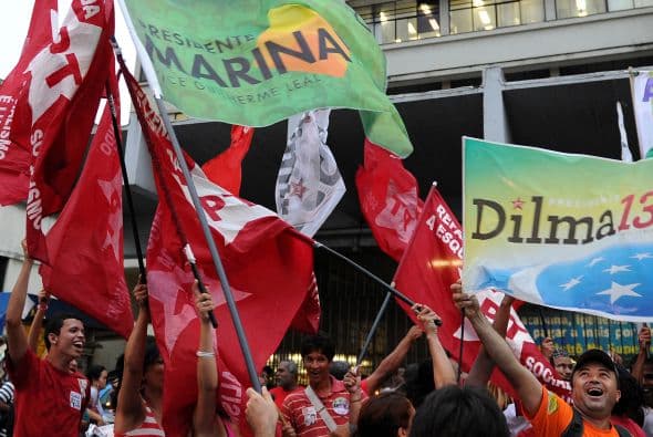 "Hace dos semanas yo estaba seguro de que Dilma ganaría en la primera ronda, ahora no estoy tan seguro. Creo que tiene buenas posibilidades pero no estoy tan seguro", comentó el analista político Alexandre Barros, de la consultora de riesgo político Early Warning.