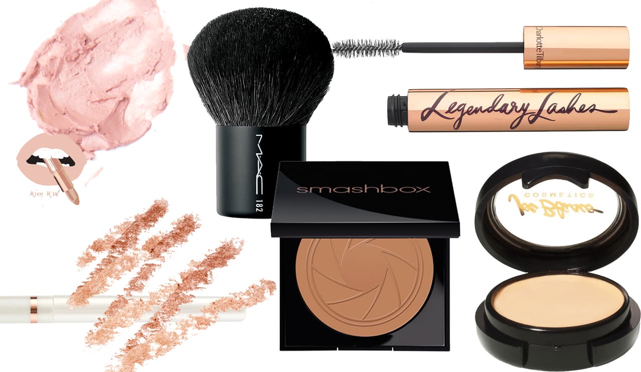 Estos son algunos de los productos de belleza que Kim lleva en su estuche de maquillaje.