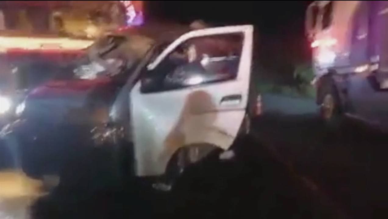 El accidente ocurrió el 19 de junio en el kilómetro 106 de la ruta al Atlántico en el departamento El Progreso, en Guatemala, según el medio local Noti7. Cuatro personas murieron y otras cuatro resultaron heridas durante el incidente.