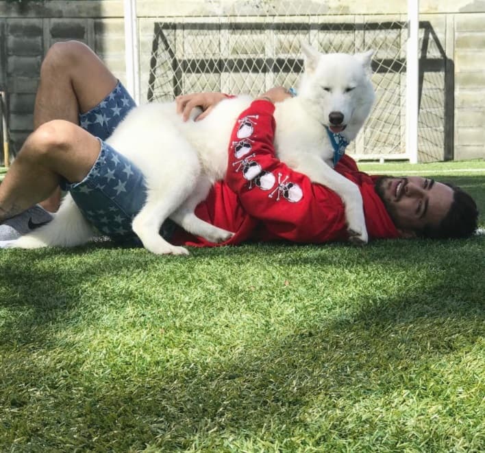 Sus mascotas llegaron a su vida siendo pequeños y ahora de adultos siguen siendo su adoración.