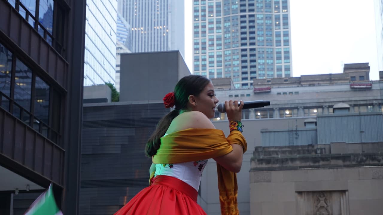 La voz de las y los cantantes inspiraba a la audiencia. Se escucharon canciones que provocaron nostalgia y amor por México entre los participantes.