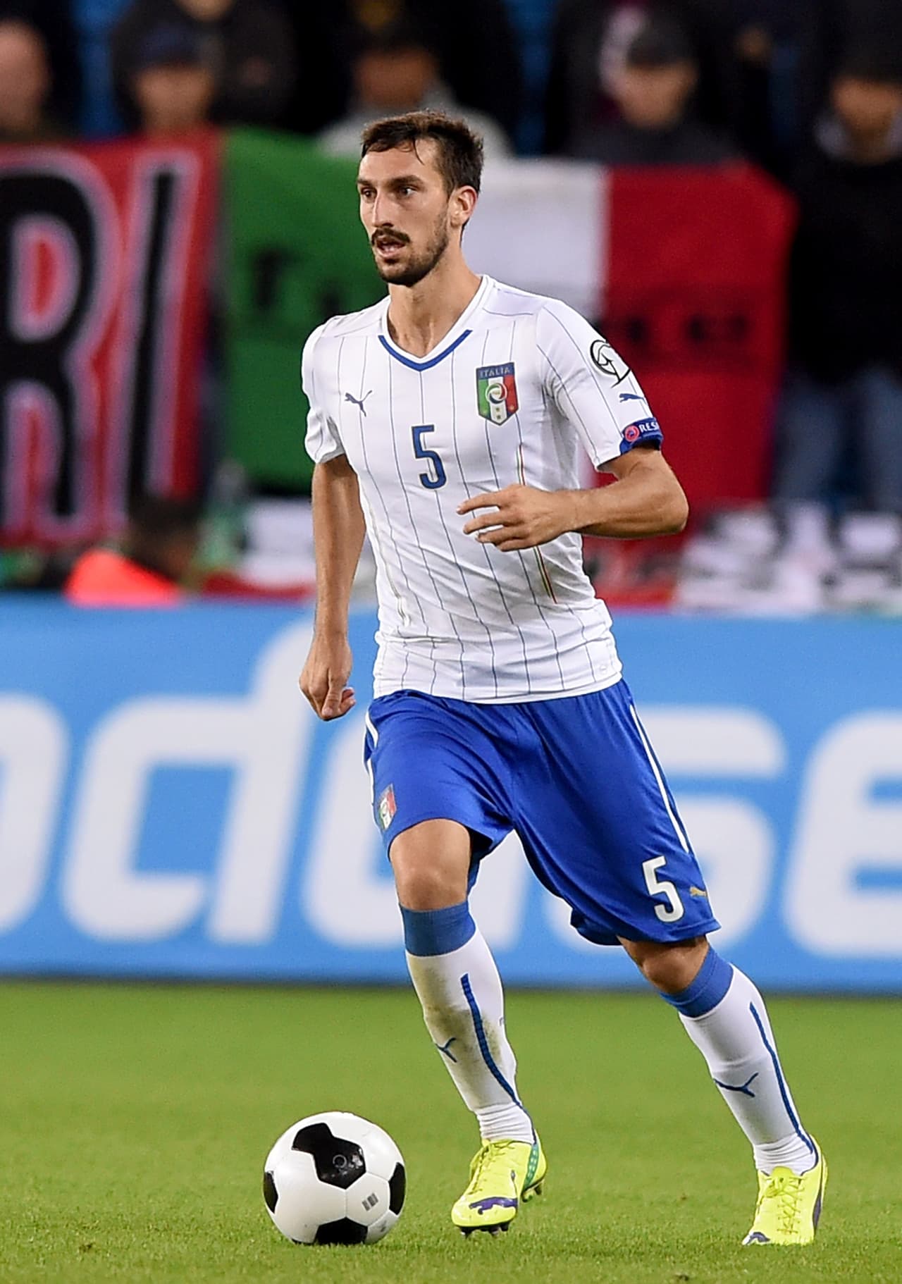 Fue parte de la Selección que disputó la clasificación a la Euro 2016.