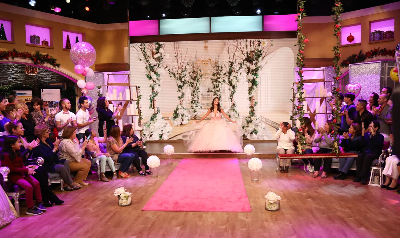 Ana Patricia se sentía soñada, y caminó por la alfombra rosa como una princesa.