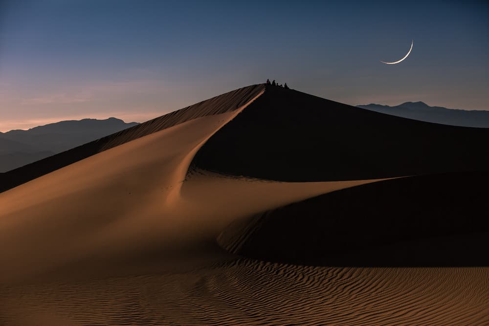 El novilunio es la conjunción del Sol con la Luna y esa configuración astral crea un dinamismo muy especial en cada signo que al conocerlo nos permite aprovechar al máximo la energía que impera ese mes sinódico en diferentes áreas de nuestra vida.