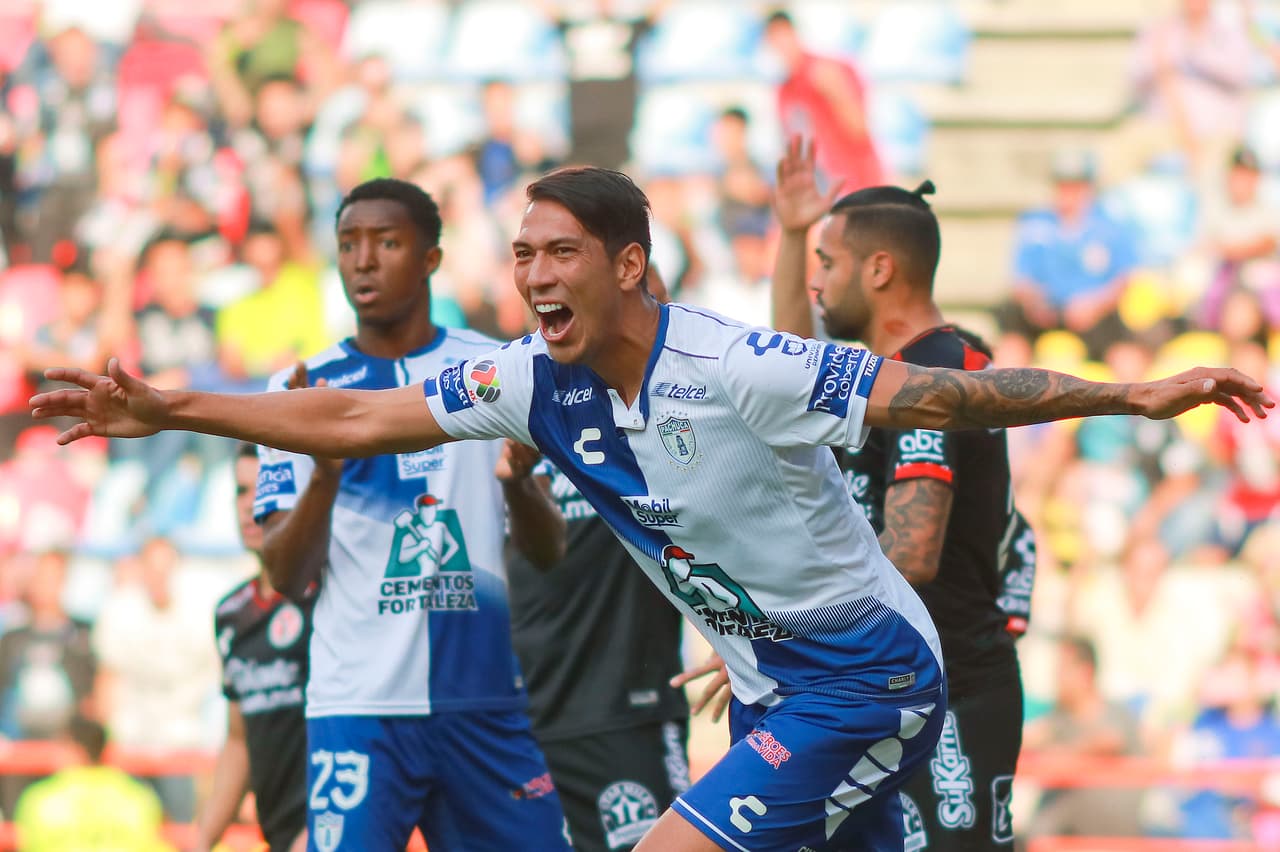 Al minuto 14 de la primera parte apareció un centro prolongado dentro del área y ahí apareció Leo Ulloa para empujar el esférico y poner el 2-0.