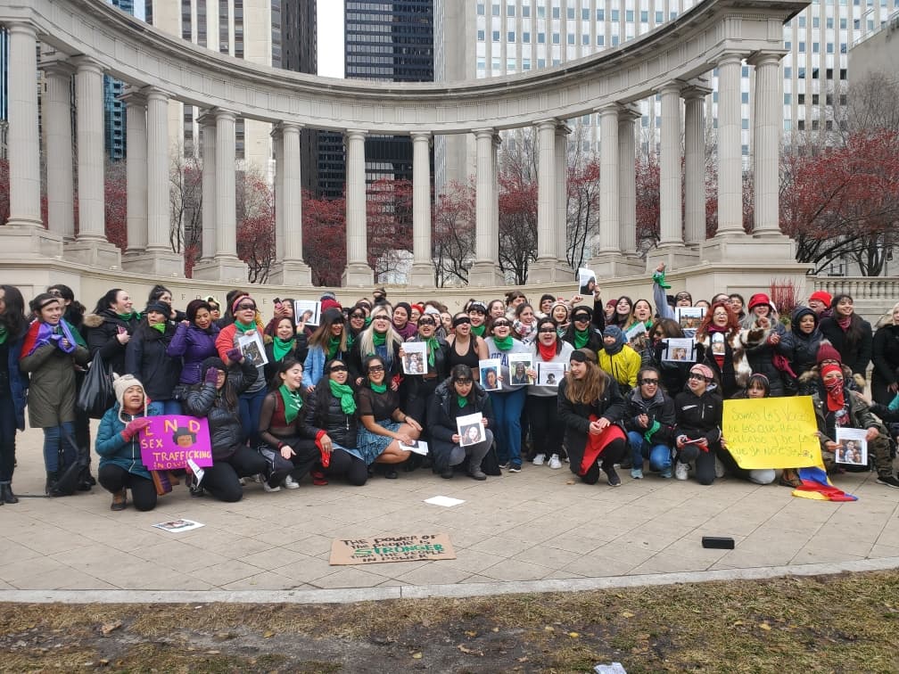 Después de la canción, "Un violador en tu camino", el grupo, compuesto por mujeres que representan a diferentes países latinoamericanos se unieron para tomarse una foto. 
<br>