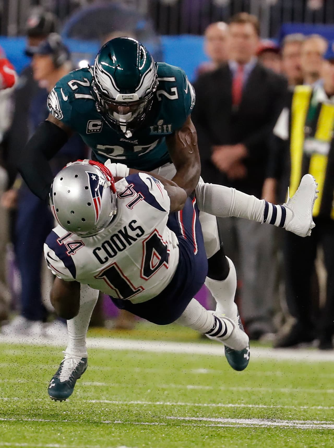 Es oficial: Brandin Cooks queda fuera del Super bowl LII producto de este golpe. Baja importante para los Patriots.