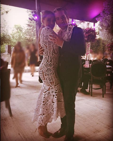 Galilea Montijo sigue muy enamorada a casi cinco años de casada con Fernando Reina. Lo mejor de todo es que lo grita a los cuatro vientos y comparte su amor en sus redes sociales.