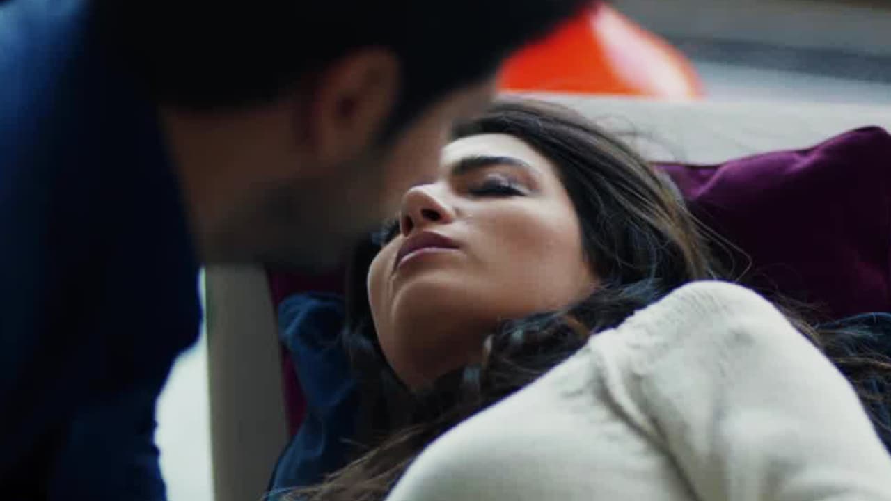 Ante el rechazo de Kemal, Asu intentó quitarse la vida, lo que hizo sentir mal a Nihan, quien no dudó en pedirle a Kemal que fuera feliz a su lado.