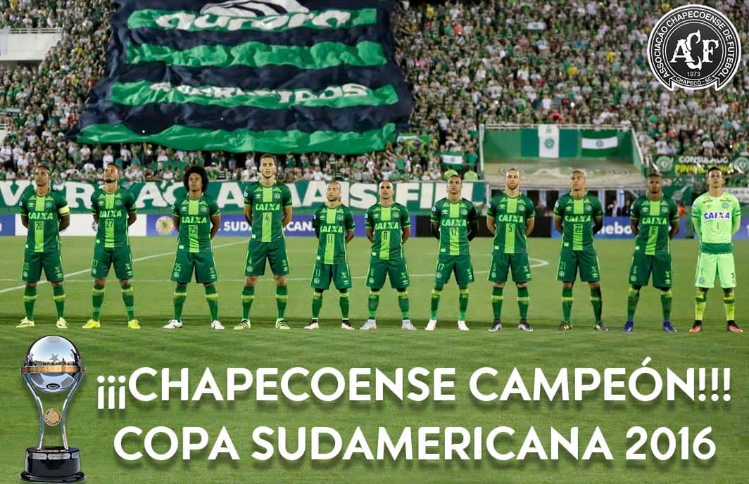 Dan el título de campeón de la Copa Sudamericana al Chapecoense tras el accidente de avión