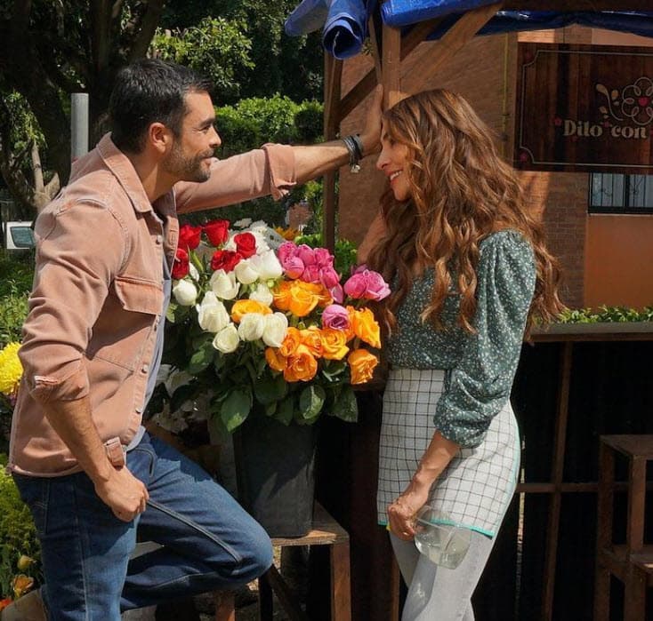 "Muy contento con lo que estamos haciendo, con la historia, con el elenco y la gente con los comentarios hacia mi personaje y hacia el proyecto han sido muy buenos y eso es muy bonito", declaró en entrevista con el programa Hoy.
<br>