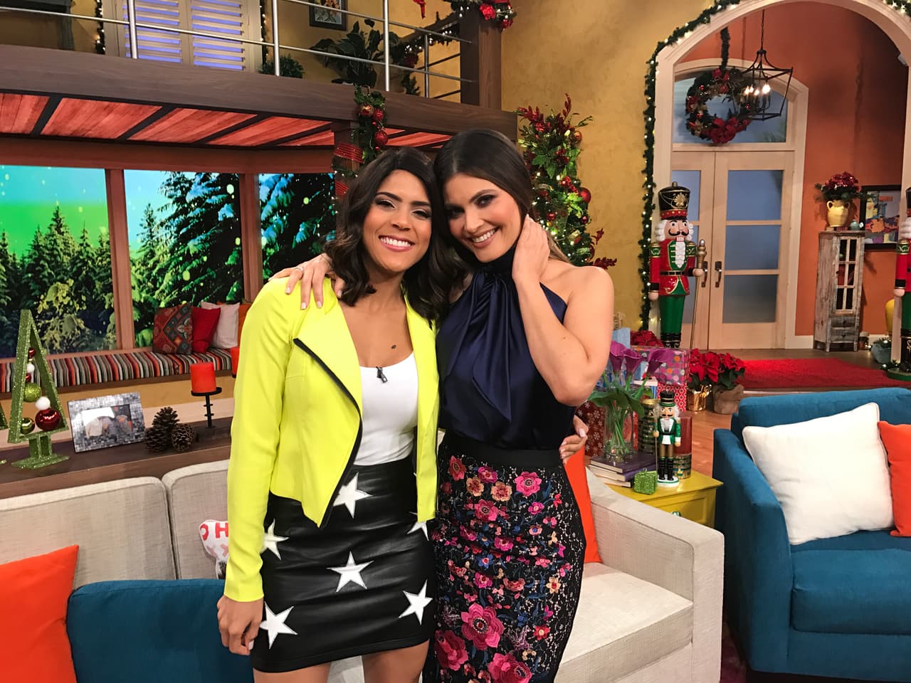 ¡Puraaas reinas! Nos iluminamos con sus bellas sonrisas.