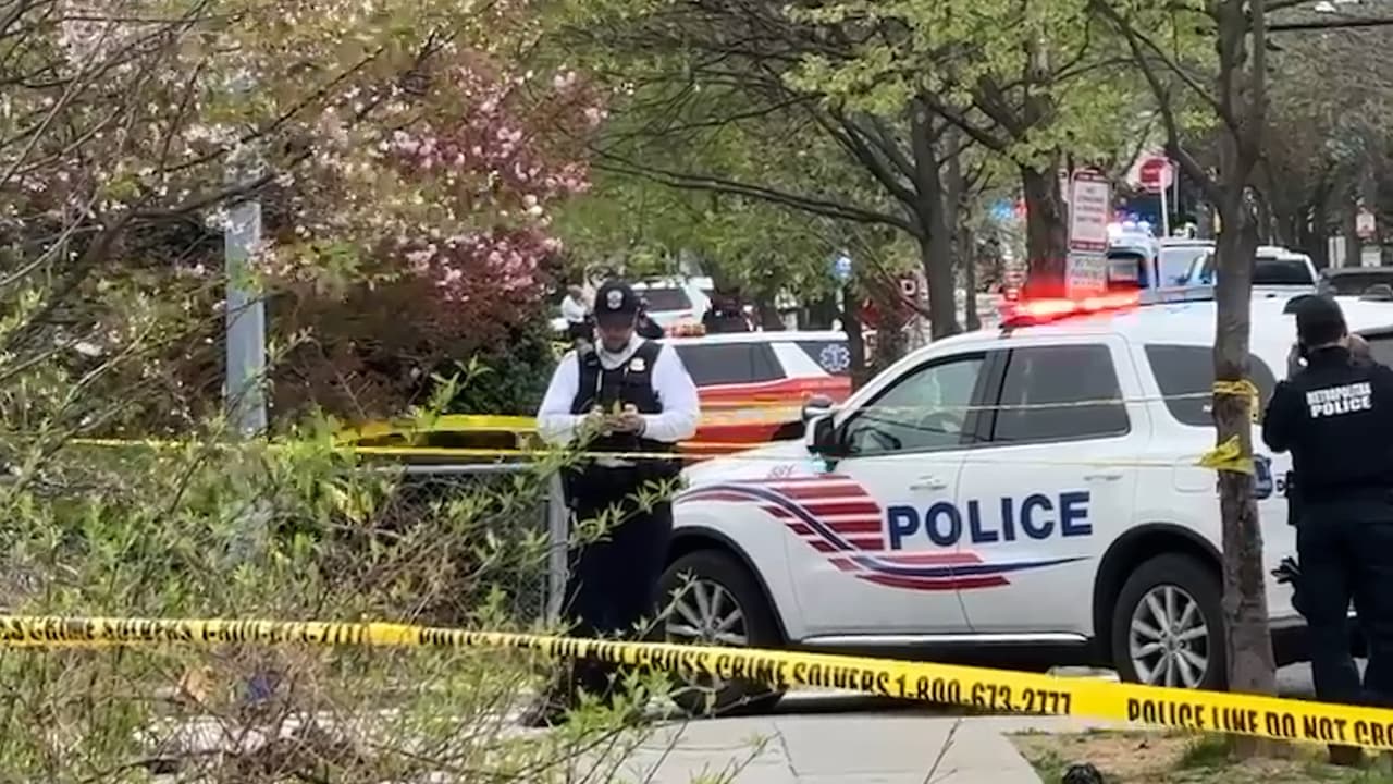 El sujeto fue detenido aproximadamente a las 4:15 p.m.
<br>
<b>La policía confirma que no hay fallecidos</b> hasta este momento.