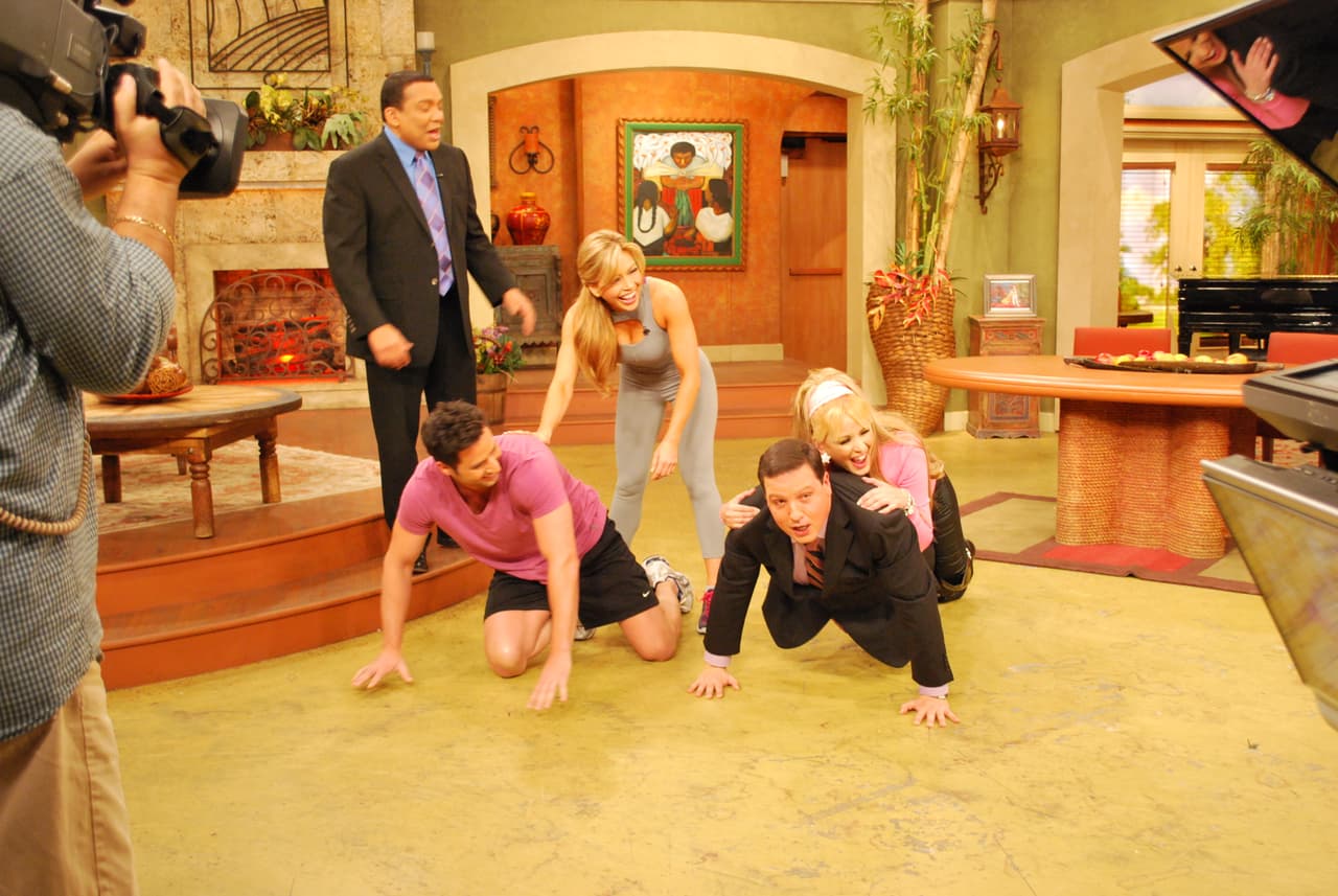 Las lagartijas requieren de gran resistencia y fuerza de brazos y 'La Tetanic' dudaba de la condición de Raúl González.