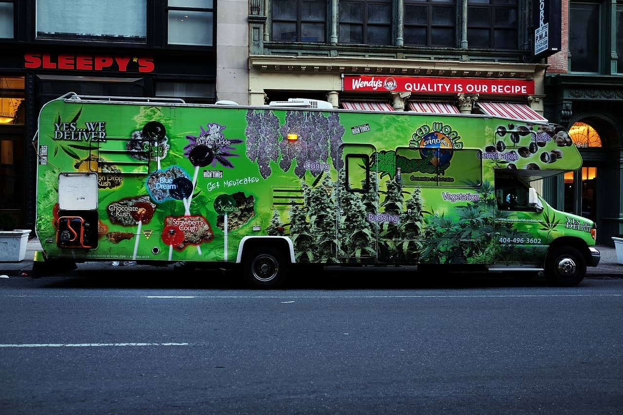 Muy difícil no encontrar la camioneta, pues la publicidad es muy llamativa.