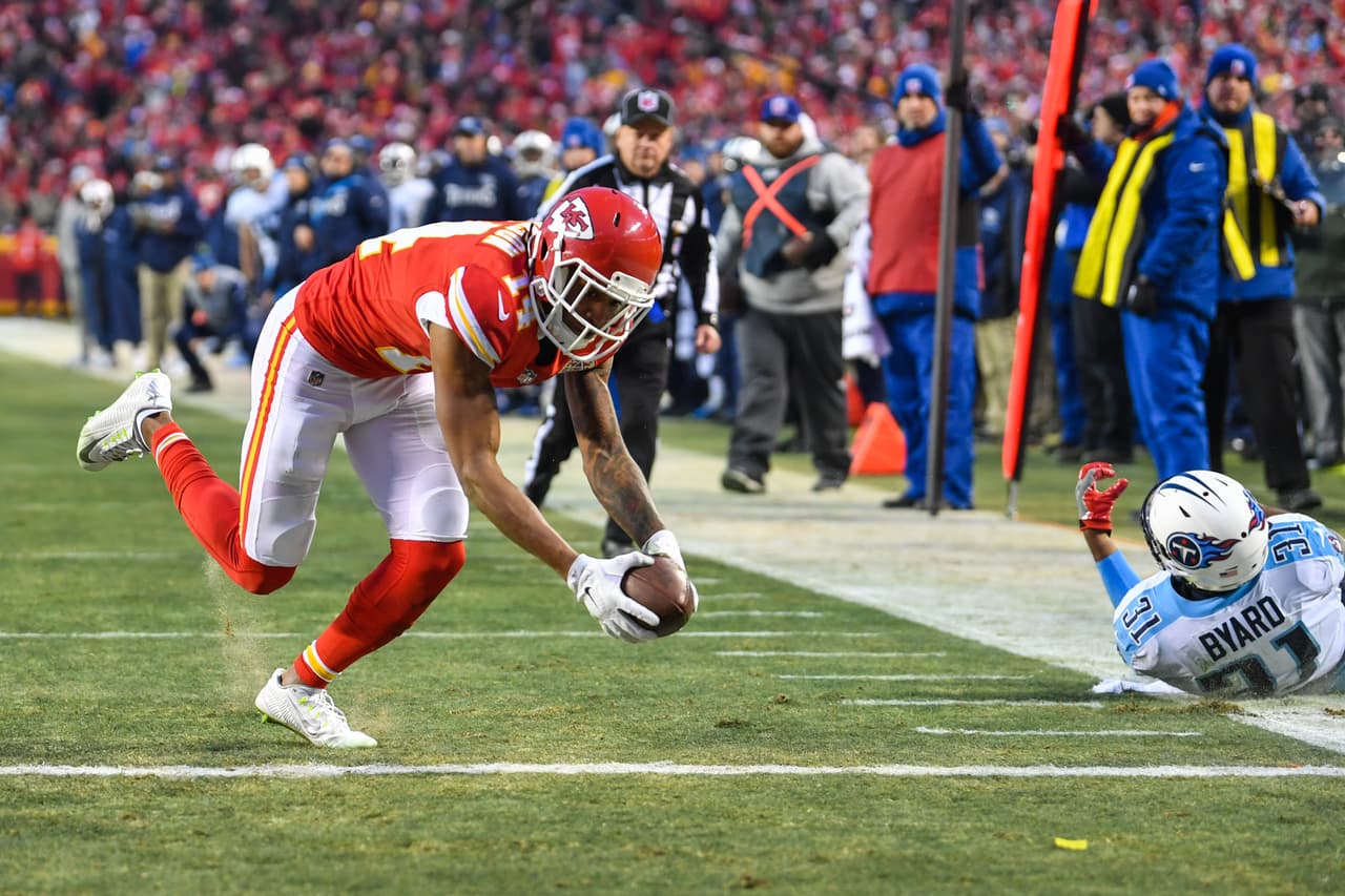 DaMarcus Robinson también tuvo una anotación por la vía aérea. Terminó el encuentro con 57 yardas en 4 recepciones.