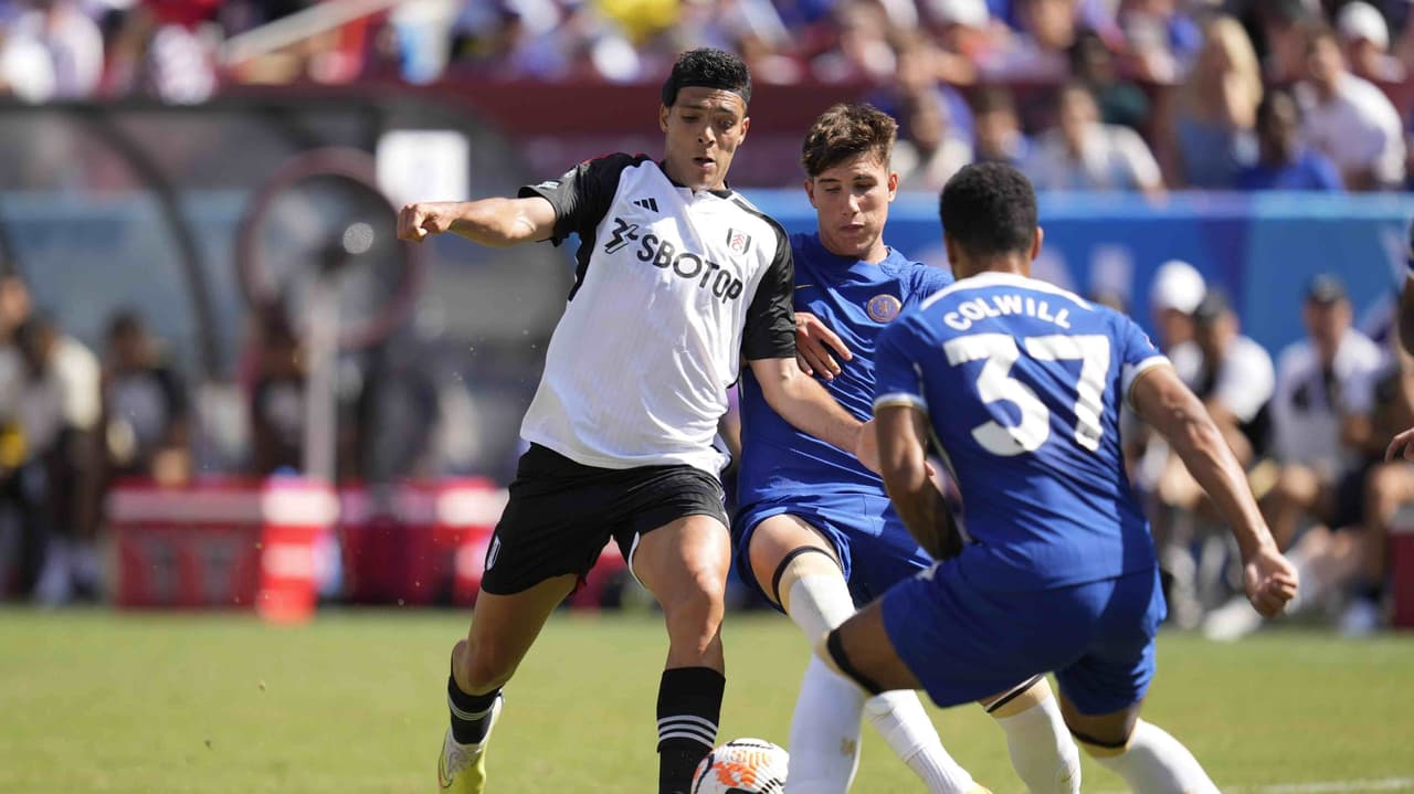 Raúl Jiménez rechazó mejores ofertas para seguir en Premier League