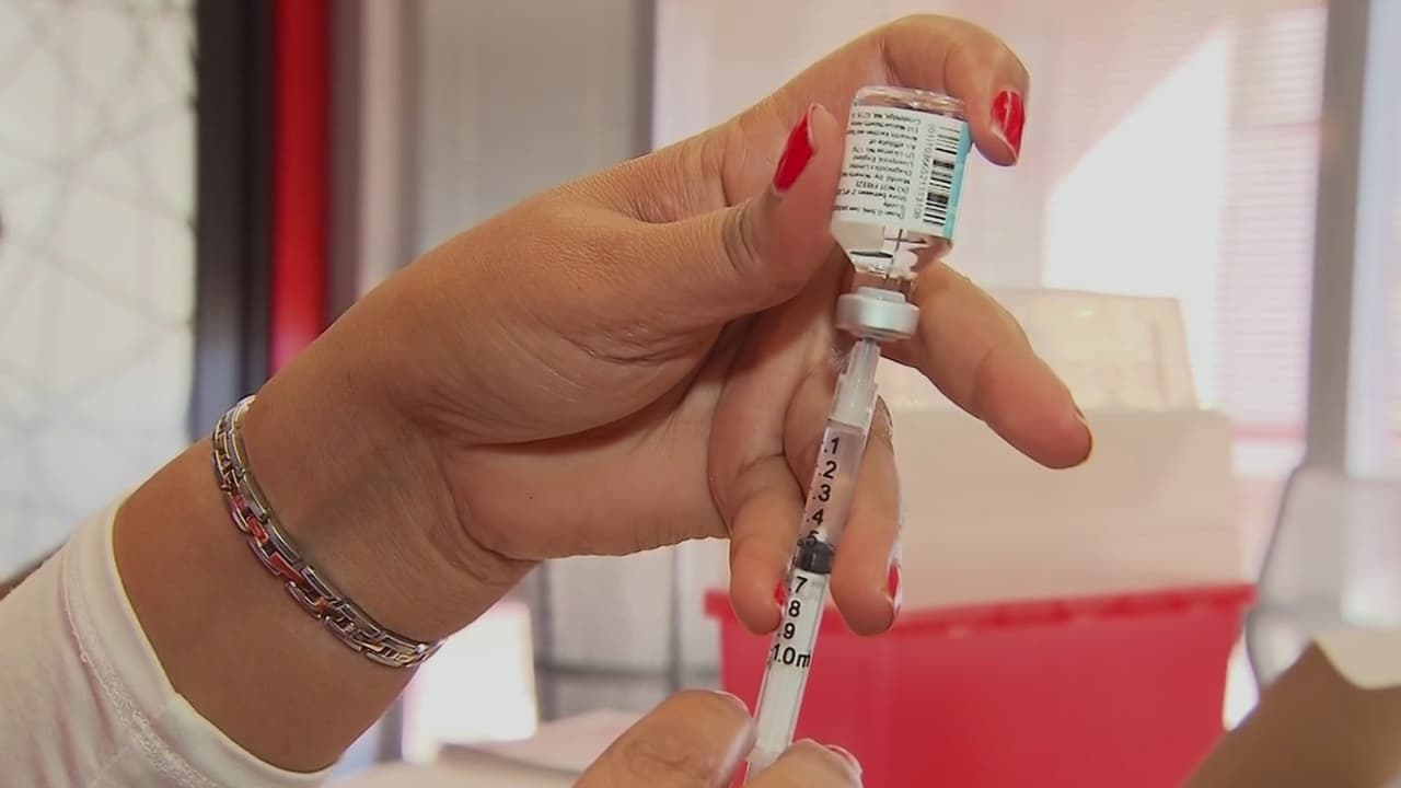 Vigilan en EEUU variante “Cigarra” de COVID-19 detectada en al menos 25 estados