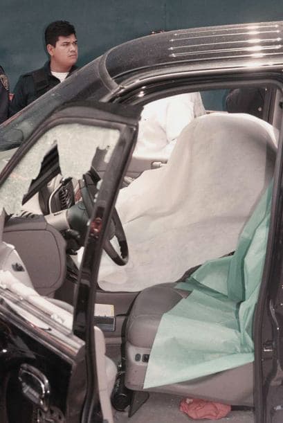 Uno de los presuntos homicidas del conductor de televisión Francisco Stanley fue capturado por militares durante un operativo en la ciudad fronteriza de Tijuana. De acuerdo con Alfonso Duarte Mújica, comandate de la Segunda Región Militar, Luis Alberto Salazar Vega, alias "El bolas" fue capturado junto con otro sujeto a quienes se les decomisaron una pistola Beretta 9 milímetros, alrededor de 1,500 cartuchos y diversos cargadores de diferentes calibres.