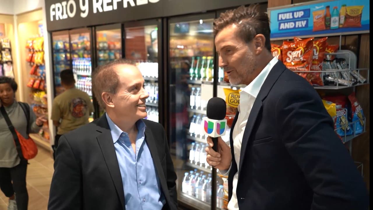 Univision abre su nueva tienda en el Aeropuerto de San Antonio