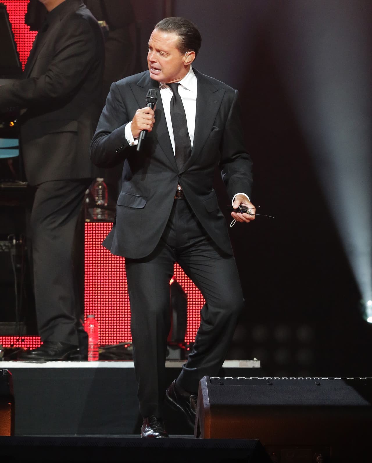 'Gracias a ustedes y a Latin GRAMMY por estos reconocimientos', fue el único mensaje del intérprete en su cuenta de Instagram para festejar su éxito.