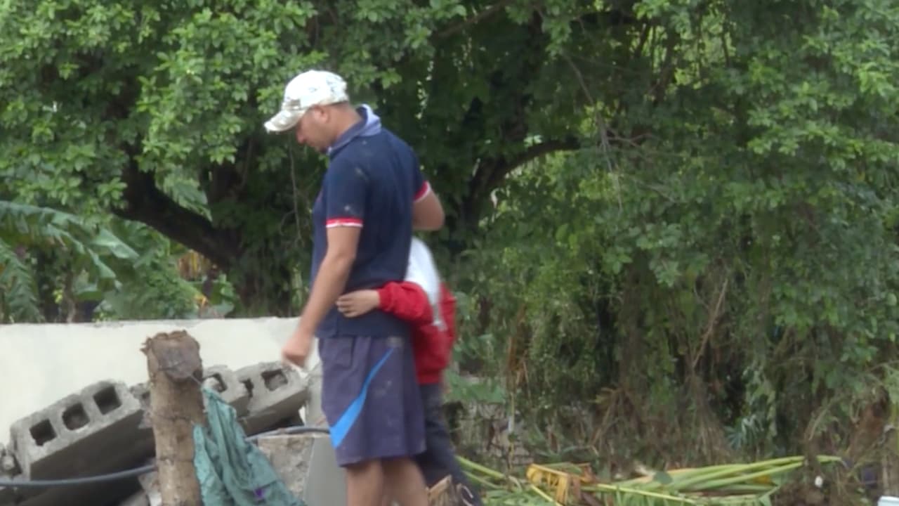 Los participantes donaron productos no perecederos como arroz, azúcar, manteca, haría de maíz, café, enlatados y otros.
