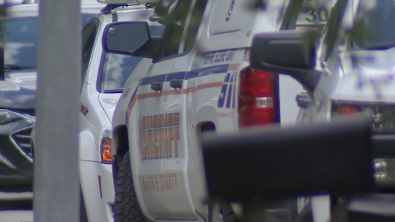 La madre de Troy le envió un mensaje a su pareja amenazando con sentar al niño en la estufa y encenderla, según dicen los documentos judiciales.