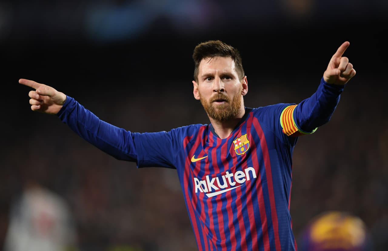 <h3 class="cms-H3-H3"><b>Lionel Messi</b></h3>
<br>
<br>No hay Cristiano Ronaldo sin Lionel Messi. El argentino también forma parte de la historia como uno de los mejores futbolistas del mundo. Messi encuentra su fuerte en el dominio del balón, en su visión, en su agilidad para realizar movimientos y en su pegada con la zurda. Su juego es más preciso y con más clase.
<br>
<br>Si Lionel Messi fuera un carro, sería un…
<br>