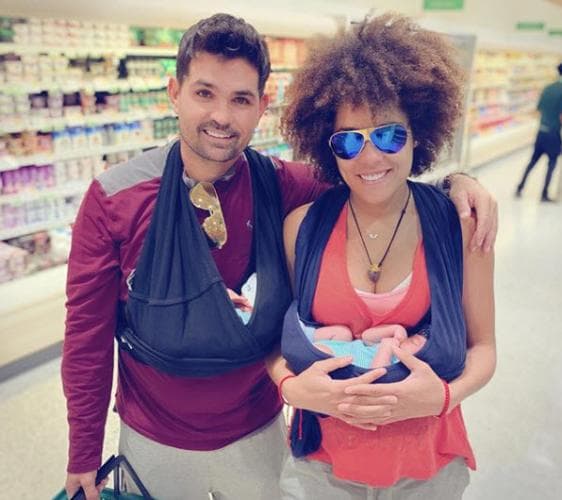 También el 24 de abril, en el estado de Florida, llegaron al mundo 
<b><a href="https://www.univision.com/famosos/en-video-el-nacimiento-de-los-mellizos-de-ferdinando-valencia-uno-traia-3-vueltas-de-cordon-umbilical-en-el-cuello-video">los mellizos de Ferdinando Valencia y Brenda Kellerman</a></b>. Dante nació a las 7:06 de la noche, pesando 5.43 libras (2.465) kilos y midiendo 48.5 centímetros, mientras que Tadeo nació un minuto después pesando 5.98 libras (2.710 kilos).