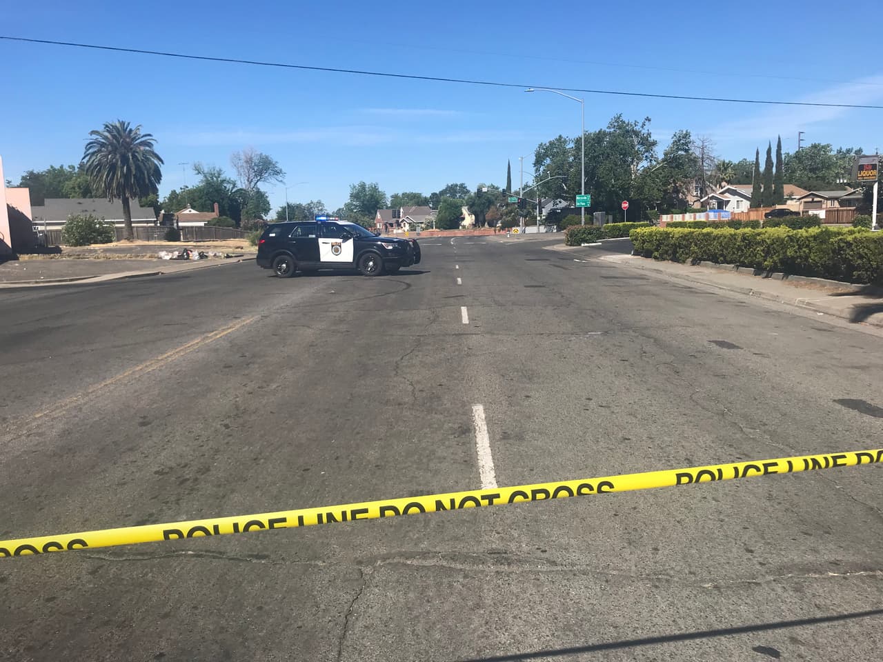 Evacúan vecindario de Sacramento tras un 'fuerte estruendo' en una casa, según la policía