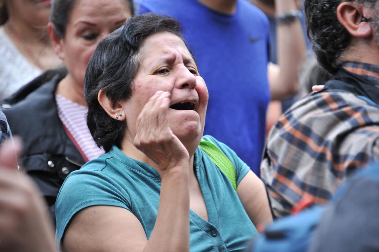Los fanáticos del 
<a href="https://www.univision.com/noticias/america-latina/muere-jose-jose-el-principe-de-la-cancion-a-los-71-anos" target="_blank">fallecido cantante José José</a> se acercaron al monumento que lo recuerda en Ciudad de México. El 'Príncipe de la Canción' fue popular en casi toda América Latina durante una carrera de cinco décadas. "El triste", "Almohada", "Amar y querer" y "Gavilán o paloma" son algunos de los temas más recordados del artista, quien aseguraba que durante años fue el biógrafo de su propia vida a través de las canciones que interpretó.
<br>