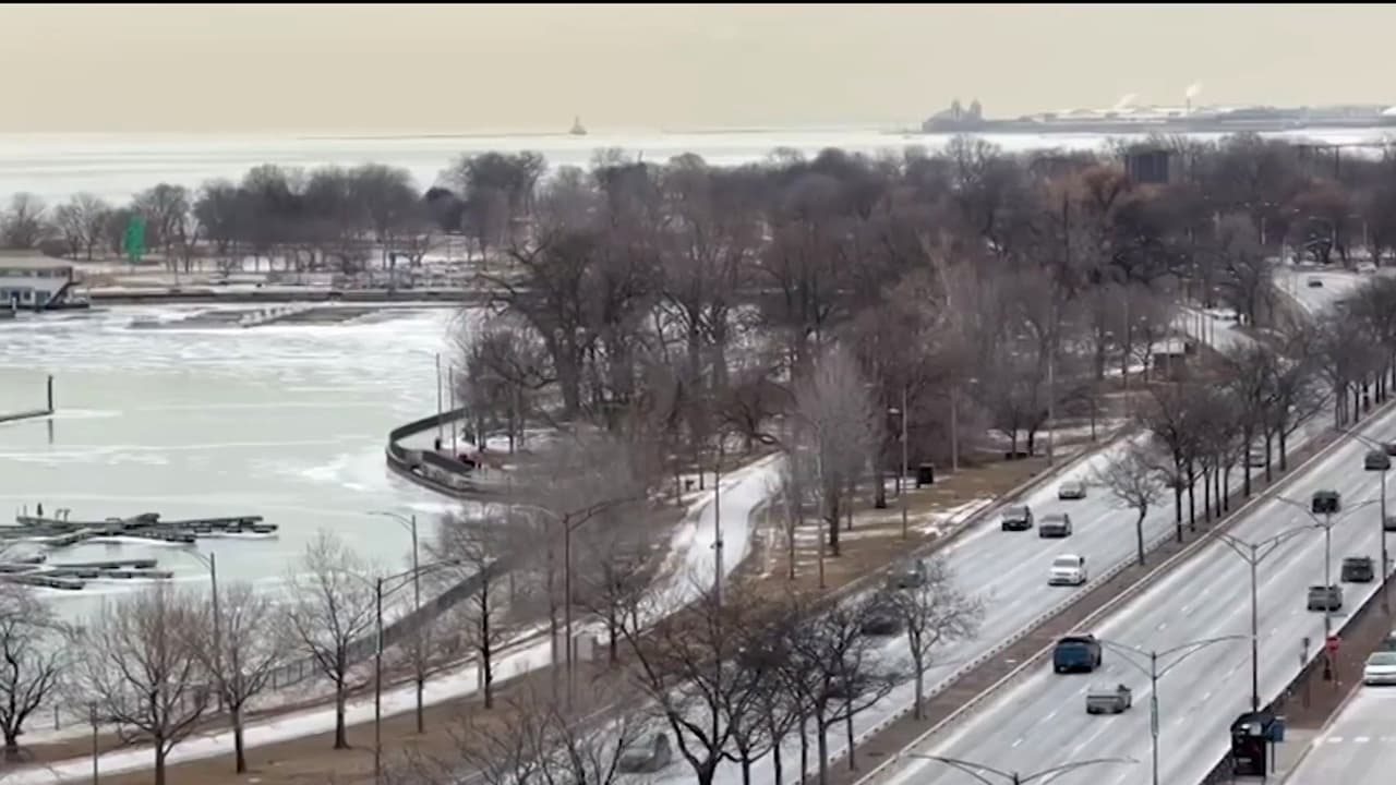 Temperaturas congelantes en Chicago: Habilitan edificios públicos como centros de calentamiento