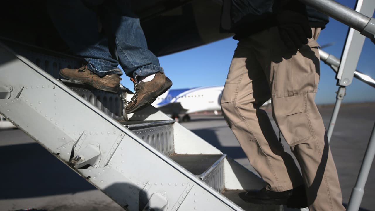 Corte Suprema falla que solicitantes de asilo con casos rechazados pueden ser sujeto de deportación expedita