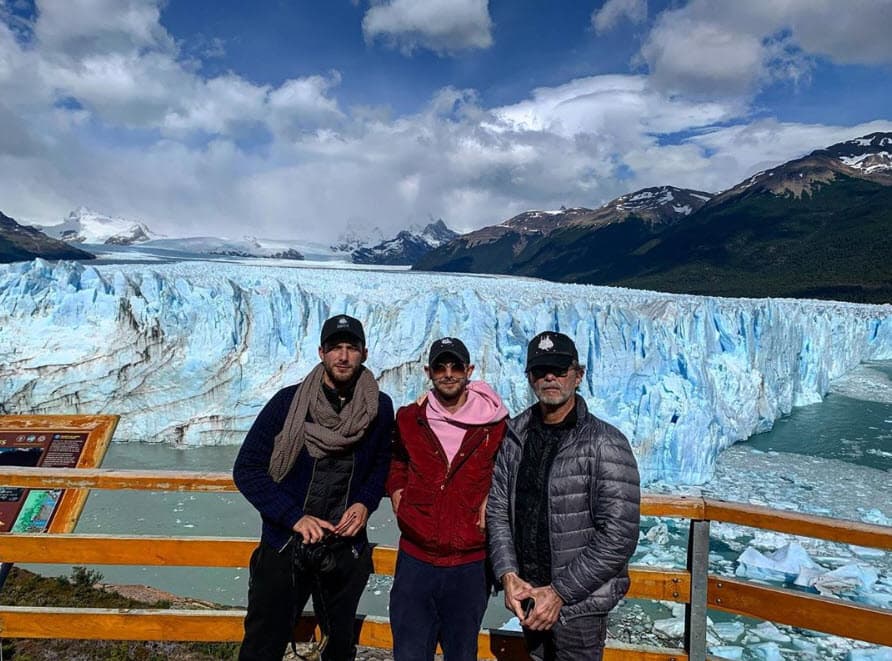 Contó que
<b> <a href="https://www.univision.com/famosos/humberto-zurita-siente-que-la-fallecida-christian-bach-se-le-ha-manifestado-a-el-y-a-sus-dos-hijos-fotos" target="_blank">la convivencia con sus hijos</a> </b>llena los espacios en que tiene la necesidad de estar al lado de alguien.