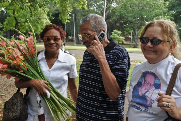 La liberación del disidente cubano Arnaldo Ramos, quien fue el primero en rechazar el exilio en cuanto fuera ex carcelado, rompió el hielo en torno a los presos políticos que se niegan al exilio y reavivó las esperanzas de la disidencia interna para que se complete la excarcelación de todos los miembros del Grupo de los 75.