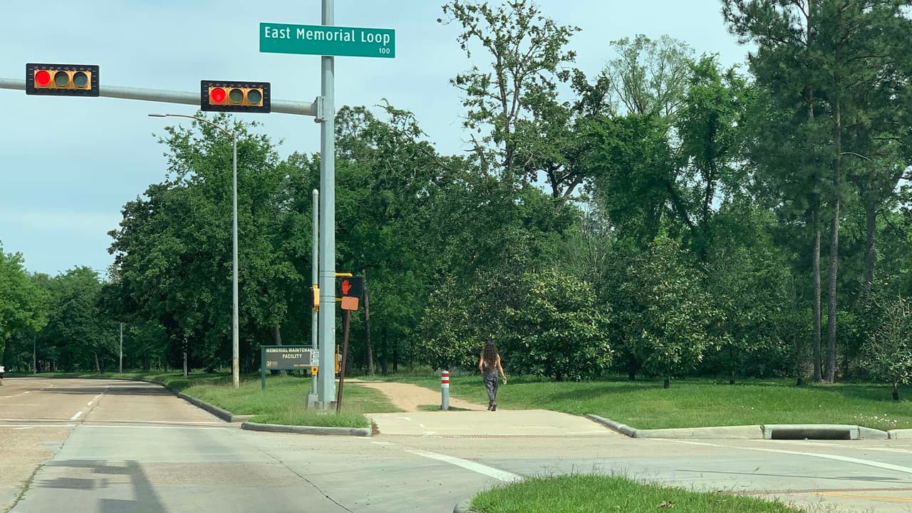 Los parques se habían visto abarrotados de gente luego de que las autoridades del condado Harris emitieron la orden de quedarse en casa.