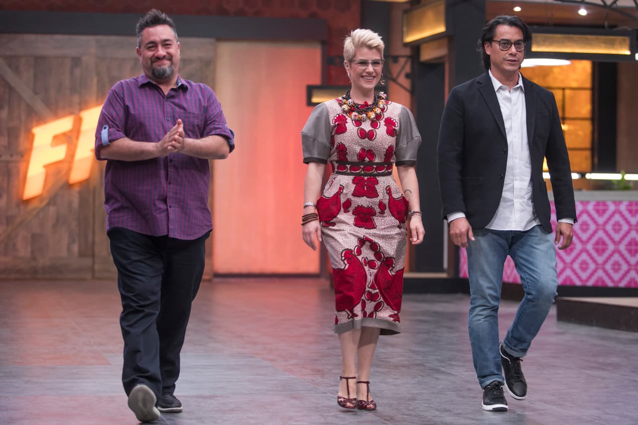 Había llegado la hora de presentar a los jueces: Belén Alonso, Antonio de Livier y Carlos Gaytán, ellos darán el veredicto final de los platillos.