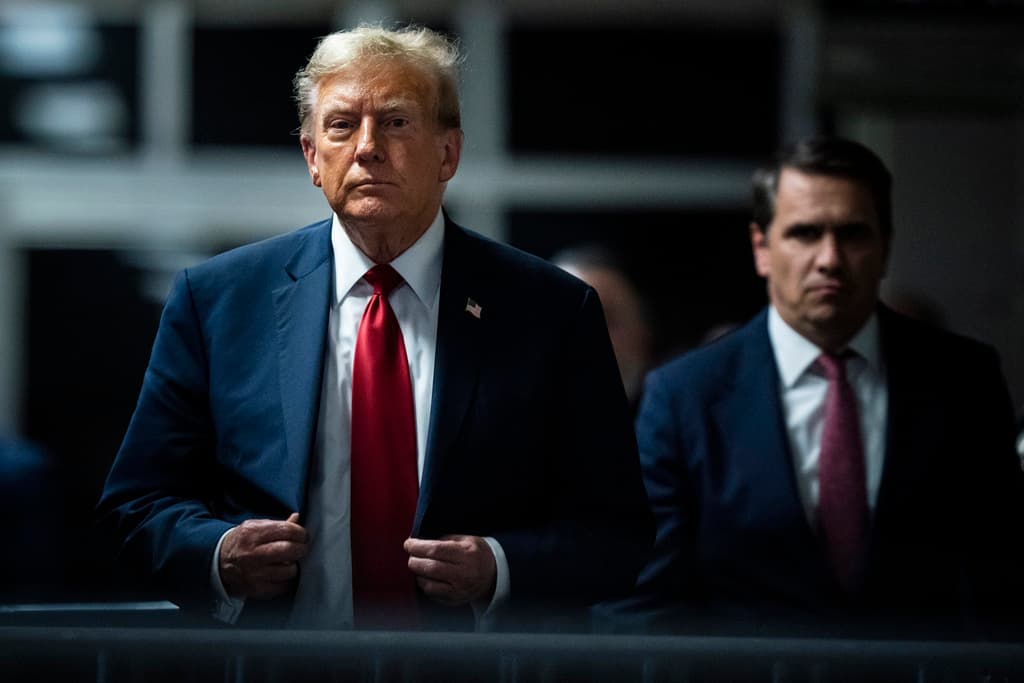 Decenas de potenciales jurados desestimados y una recusación negada: así fue el primer día del juicio a Trump